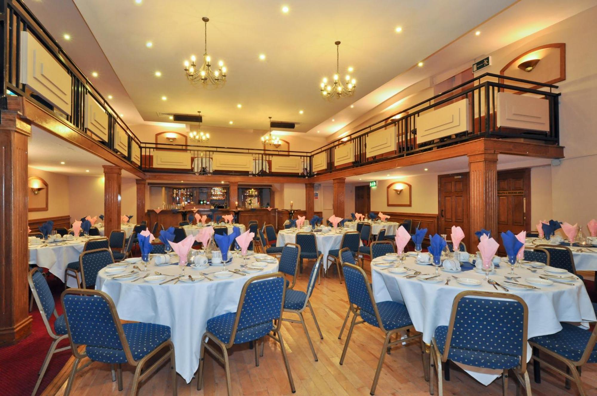 Dalton Inn Hotel แคลร์มอร์ริส ภายนอก รูปภาพ