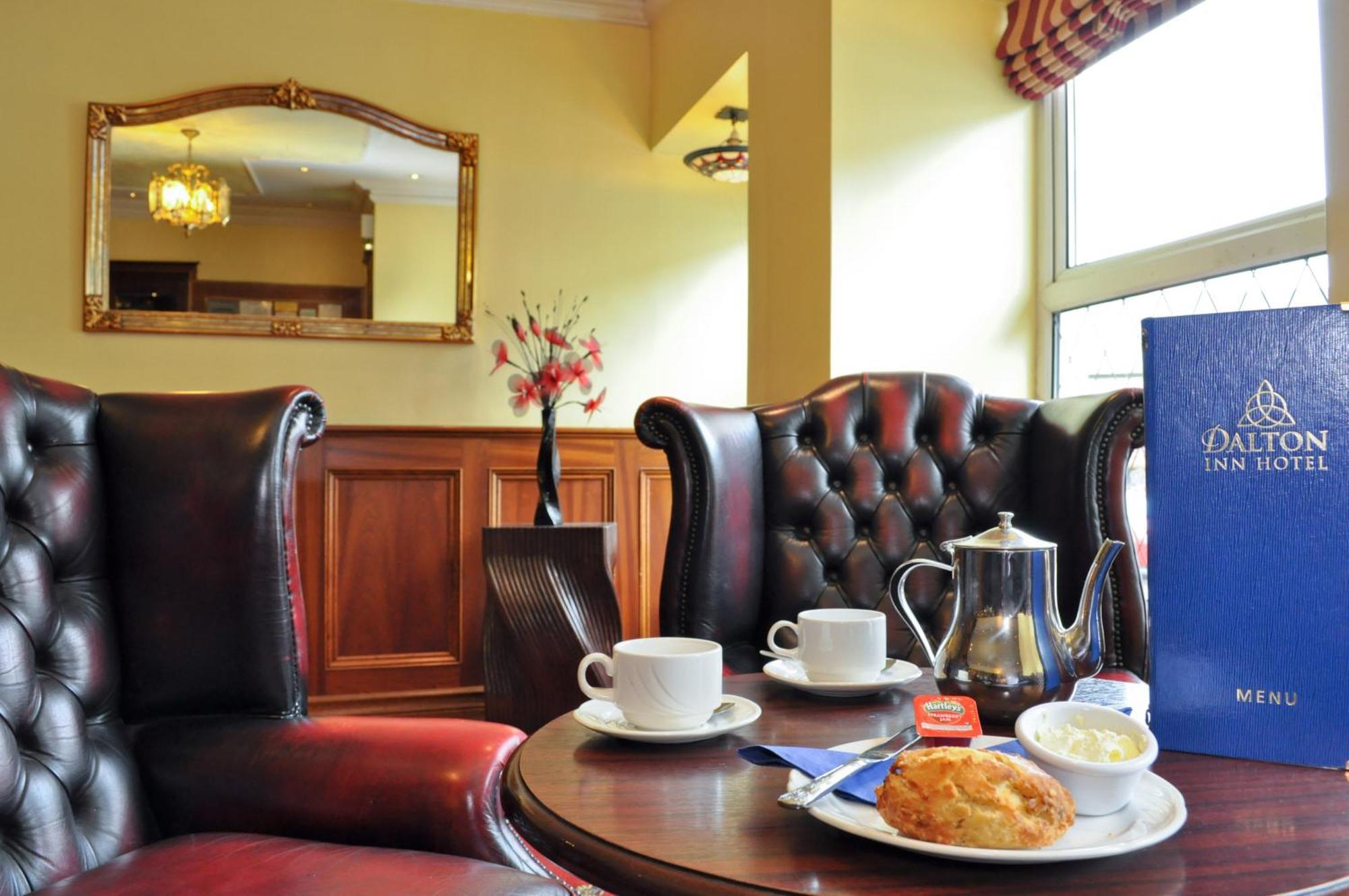 Dalton Inn Hotel แคลร์มอร์ริส ภายนอก รูปภาพ