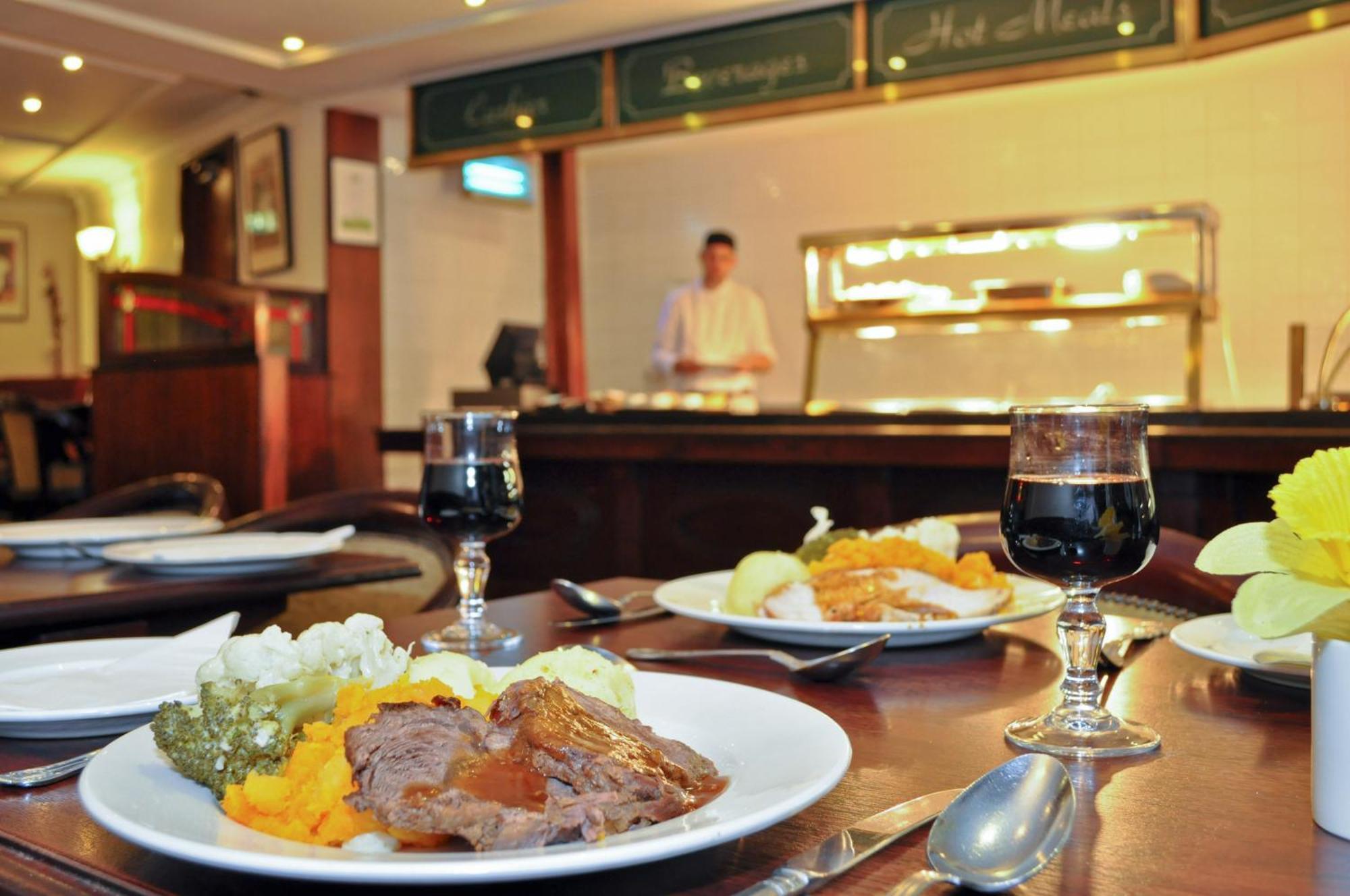 Dalton Inn Hotel แคลร์มอร์ริส ภายนอก รูปภาพ