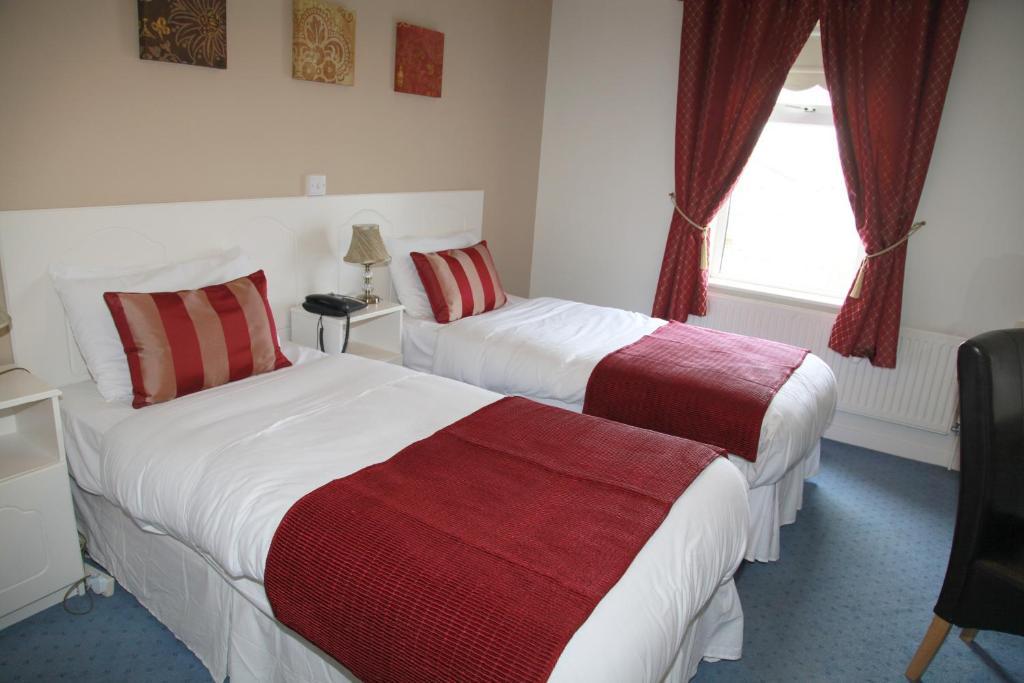 Dalton Inn Hotel แคลร์มอร์ริส ห้อง รูปภาพ