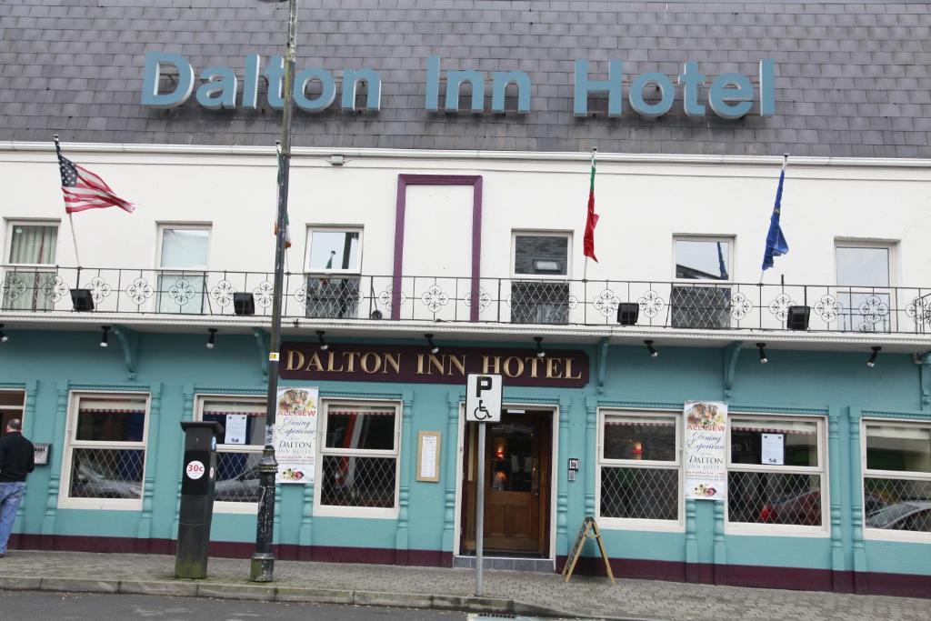 Dalton Inn Hotel แคลร์มอร์ริส ภายนอก รูปภาพ