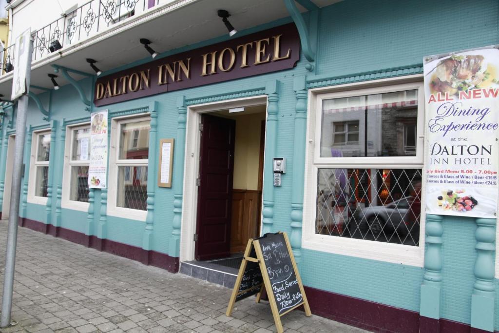 Dalton Inn Hotel แคลร์มอร์ริส ภายนอก รูปภาพ