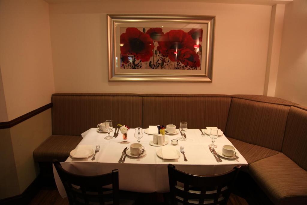 Dalton Inn Hotel แคลร์มอร์ริส ภายนอก รูปภาพ